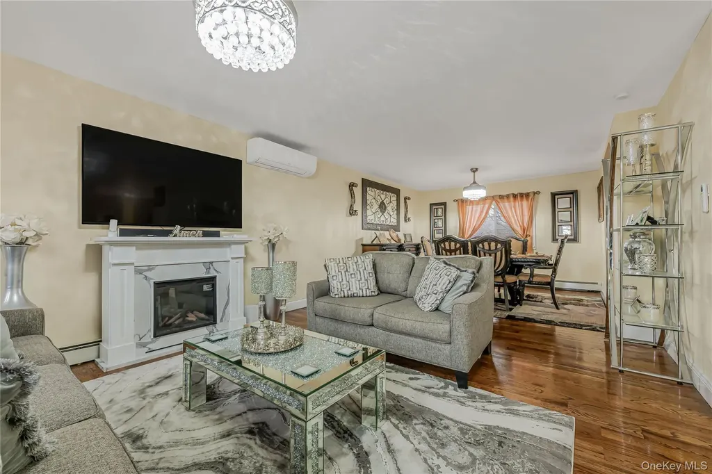 1008 Wood Park Drive Baldwin NY 11510