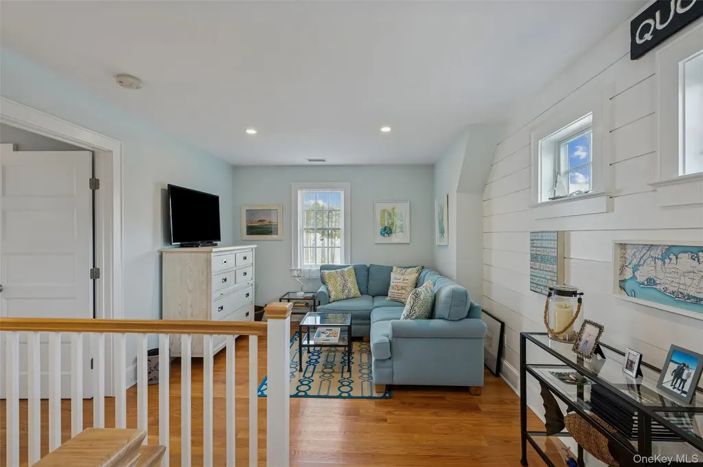 50 Lamb Avenue Quogue NY 11959