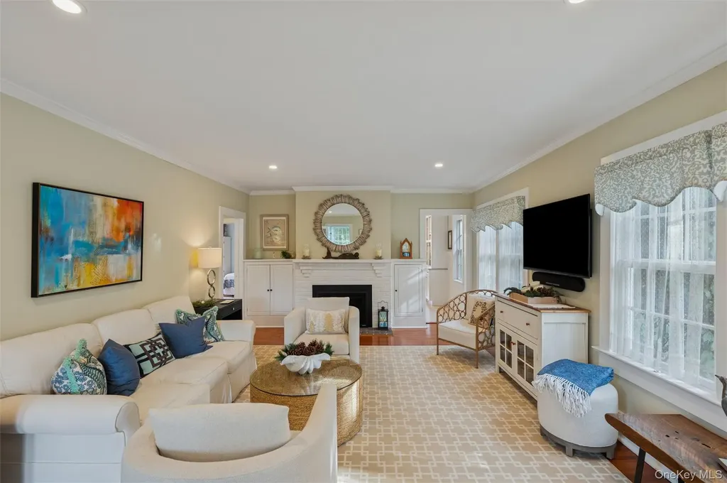 50 Lamb Avenue Quogue NY 11959