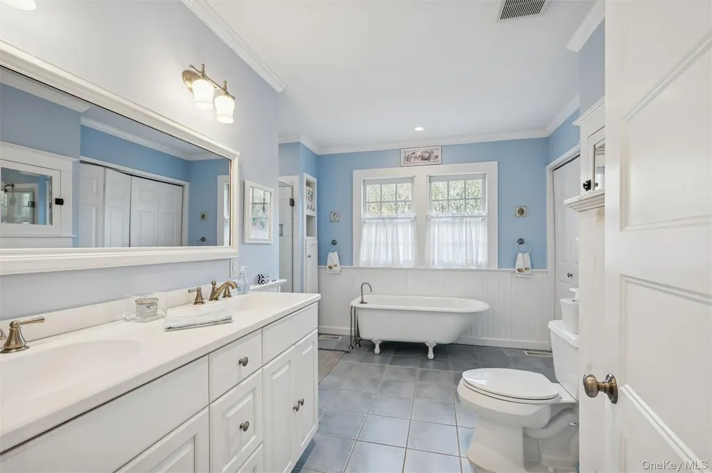 50 Lamb Avenue Quogue NY 11959