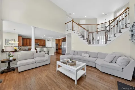 205 Buttonwood Way Hopewell Junction NY 12533
