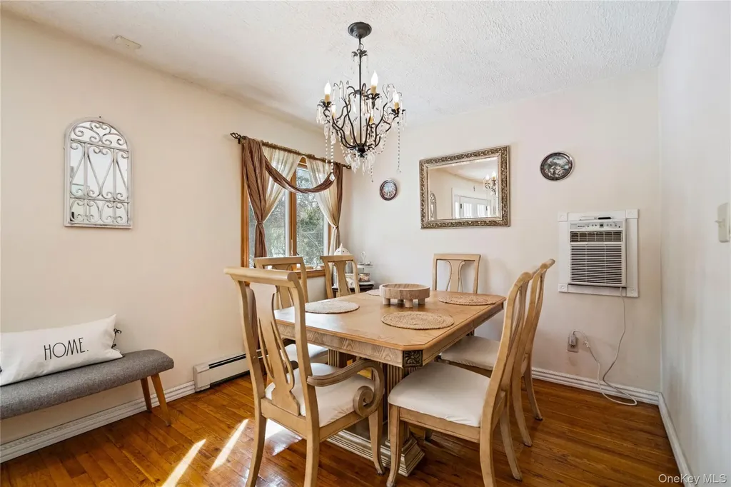 25 State Place Huntington NY 11743