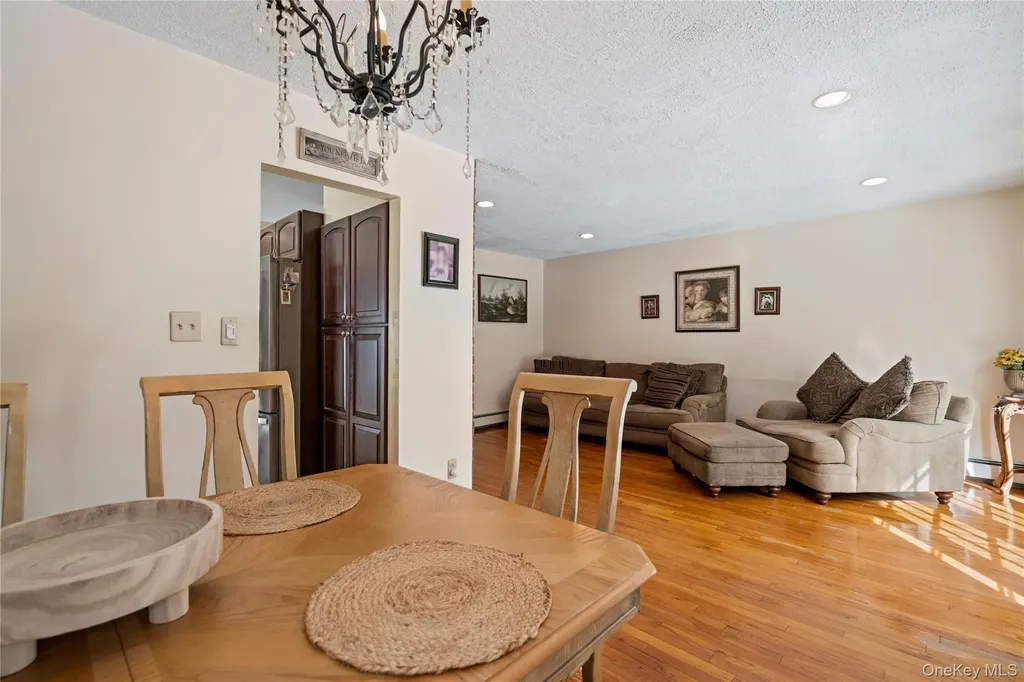 25 State Place Huntington NY 11743