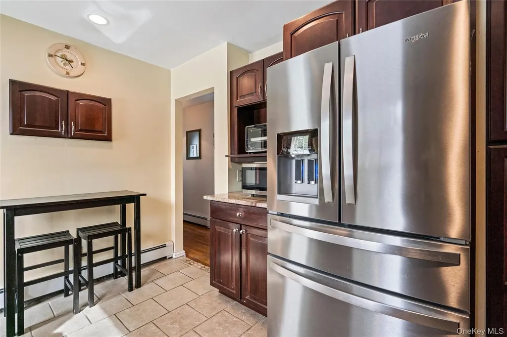 25 State Place Huntington NY 11743