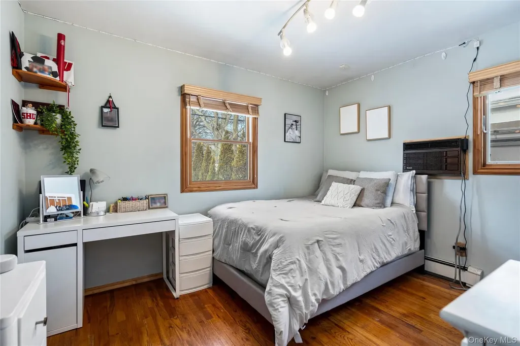 25 State Place Huntington NY 11743