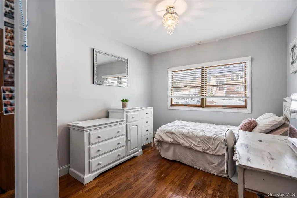 25 State Place Huntington NY 11743