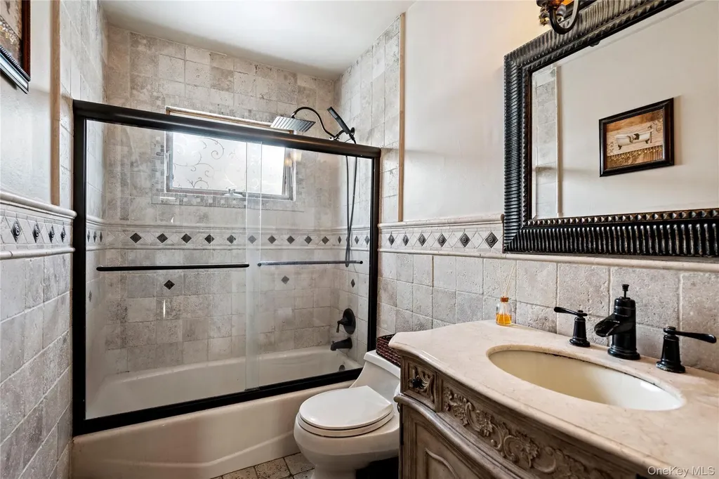 25 State Place Huntington NY 11743