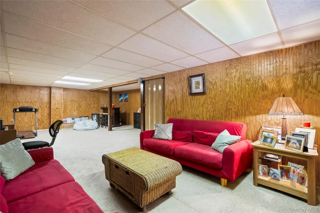 25 State Place Huntington NY 11743