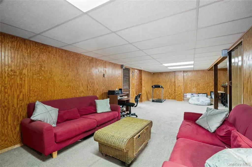25 State Place Huntington NY 11743