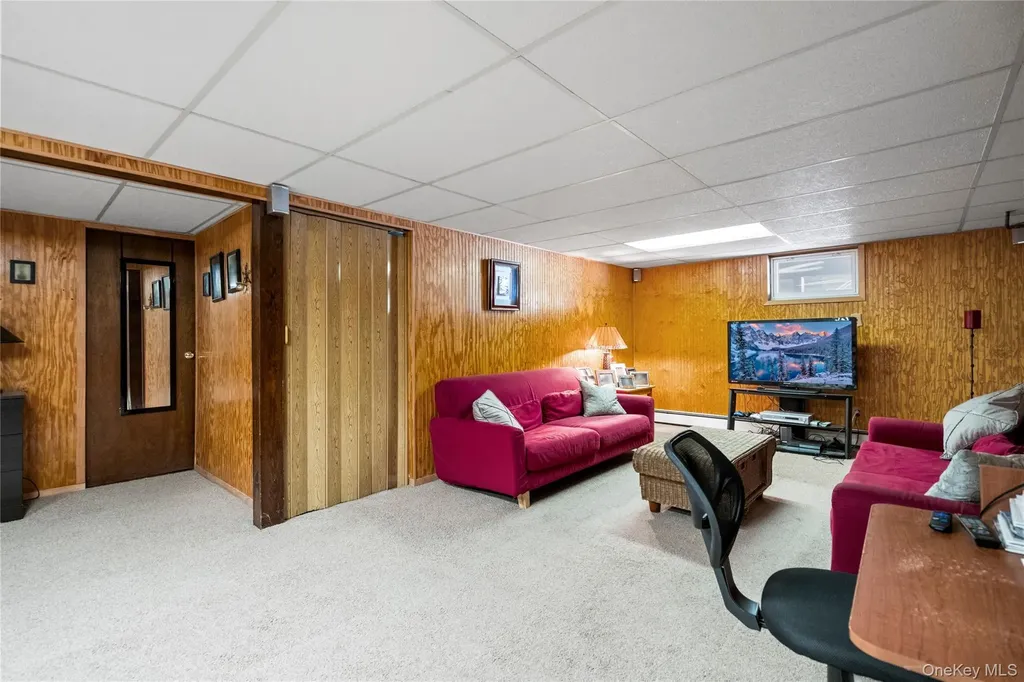 25 State Place Huntington NY 11743