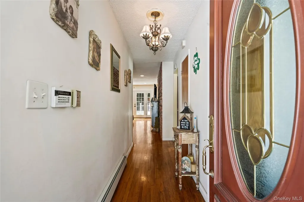 25 State Place Huntington NY 11743