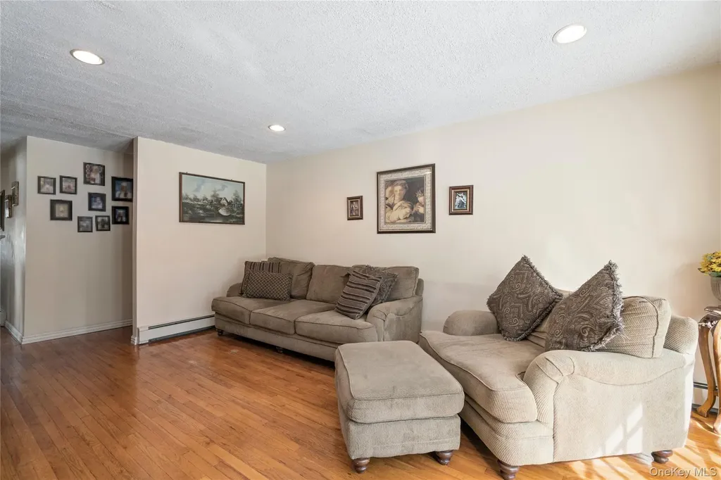 25 State Place Huntington NY 11743
