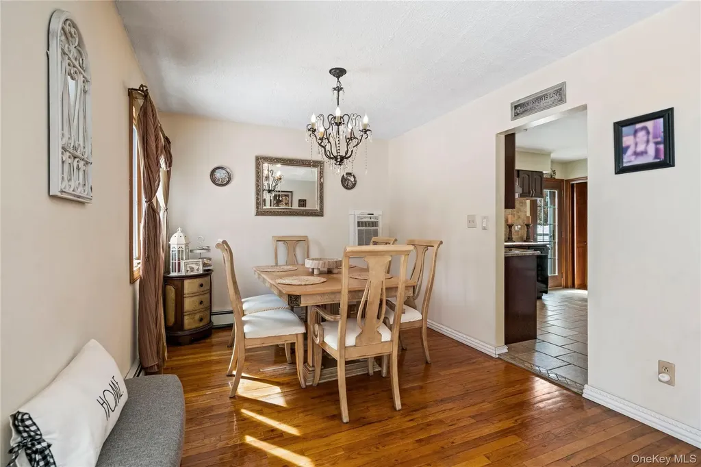 25 State Place Huntington NY 11743