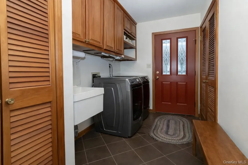 3 Danielle Court Montebello NY 10901