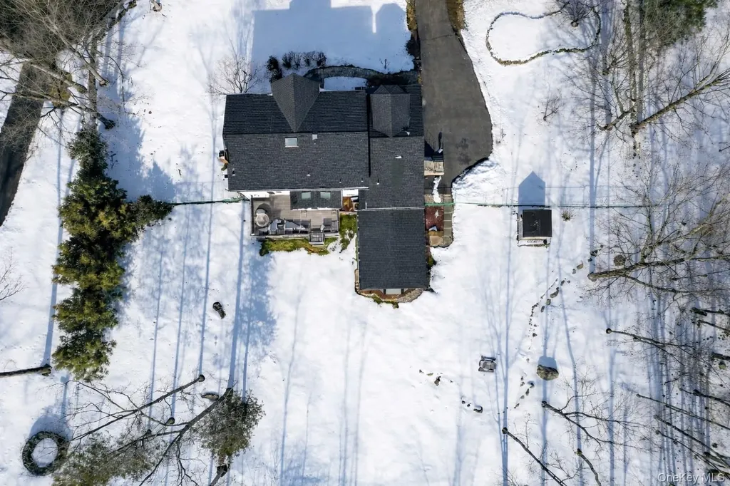 3 Danielle Court Montebello NY 10901