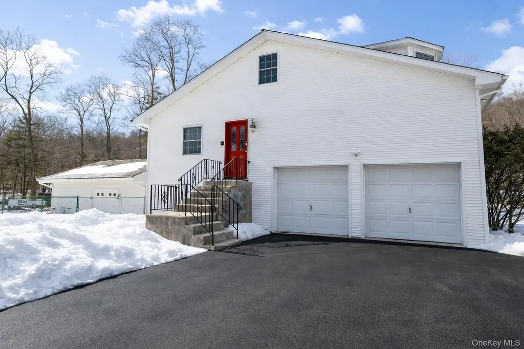3 Danielle Court Montebello NY 10901