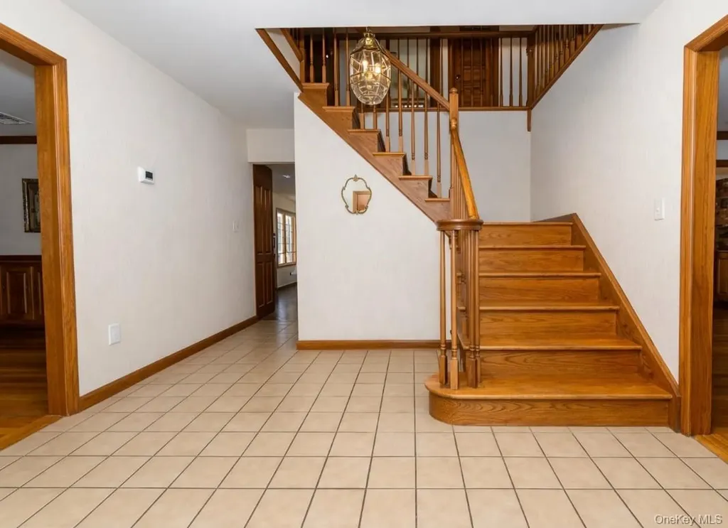 3 Danielle Court Montebello NY 10901