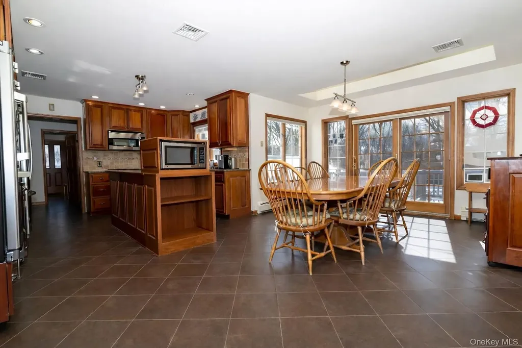 3 Danielle Court Montebello NY 10901