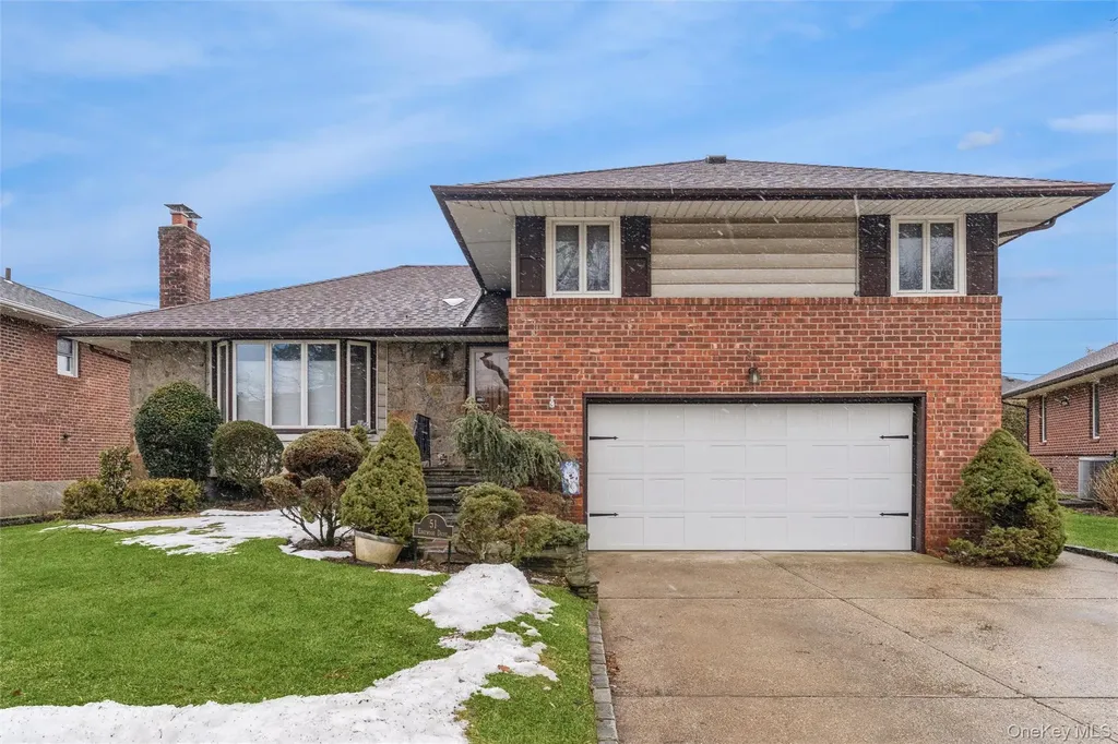 51 Edgewood Drive New Hyde Park NY 11040