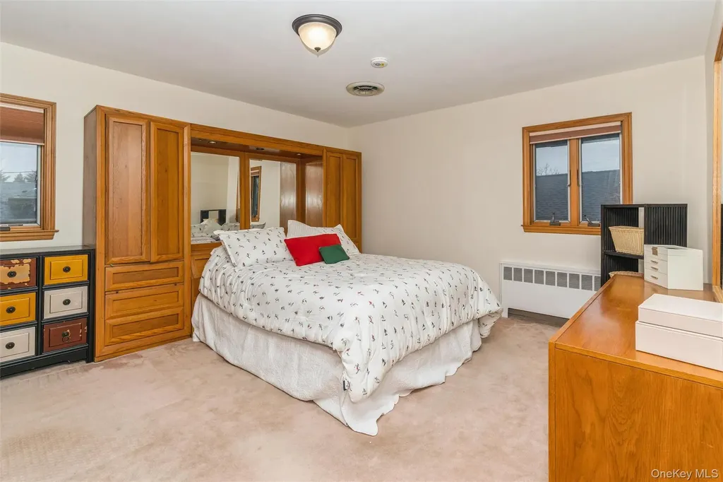 51 Edgewood Drive New Hyde Park NY 11040