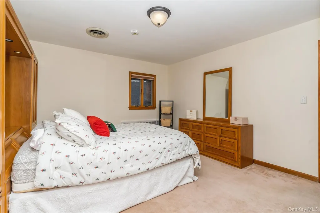 51 Edgewood Drive New Hyde Park NY 11040