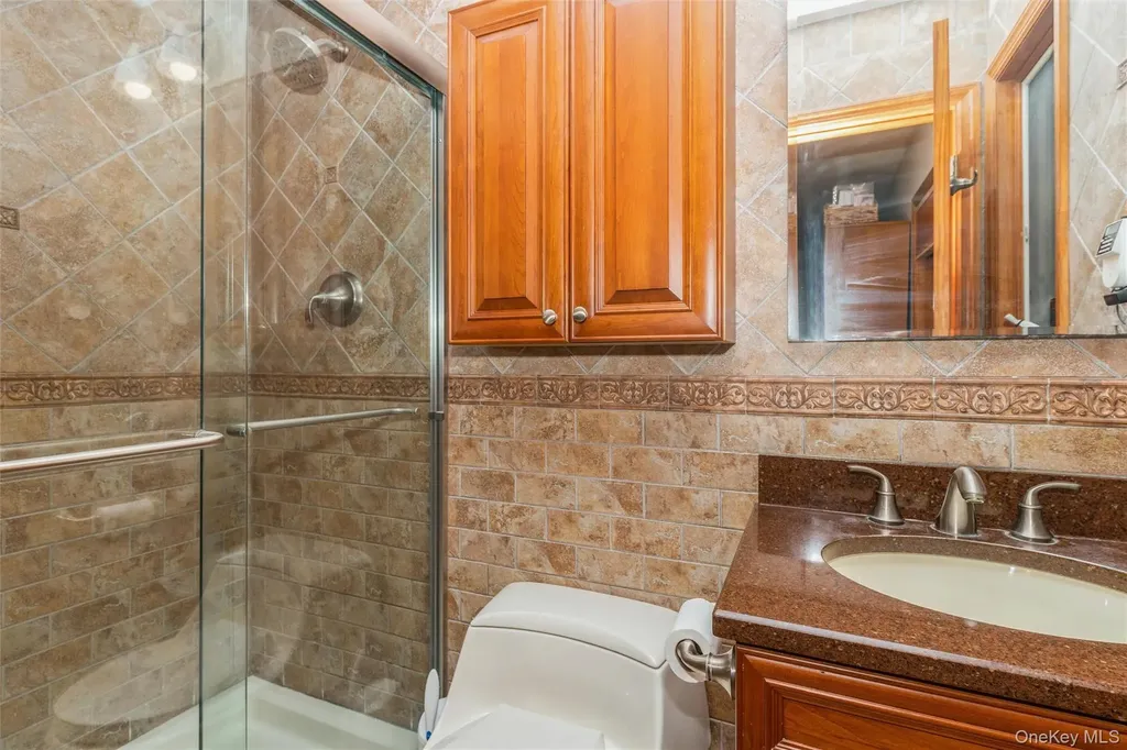 51 Edgewood Drive New Hyde Park NY 11040