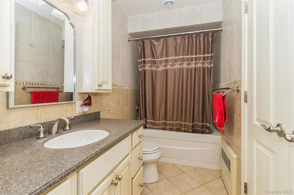 51 Edgewood Drive New Hyde Park NY 11040