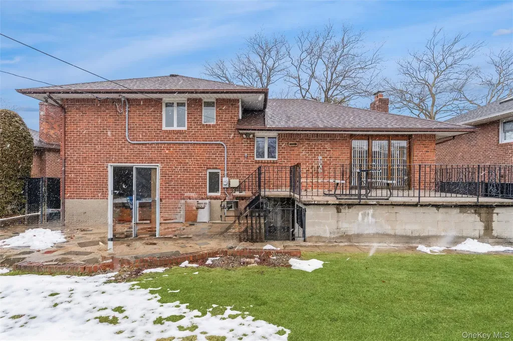 51 Edgewood Drive New Hyde Park NY 11040