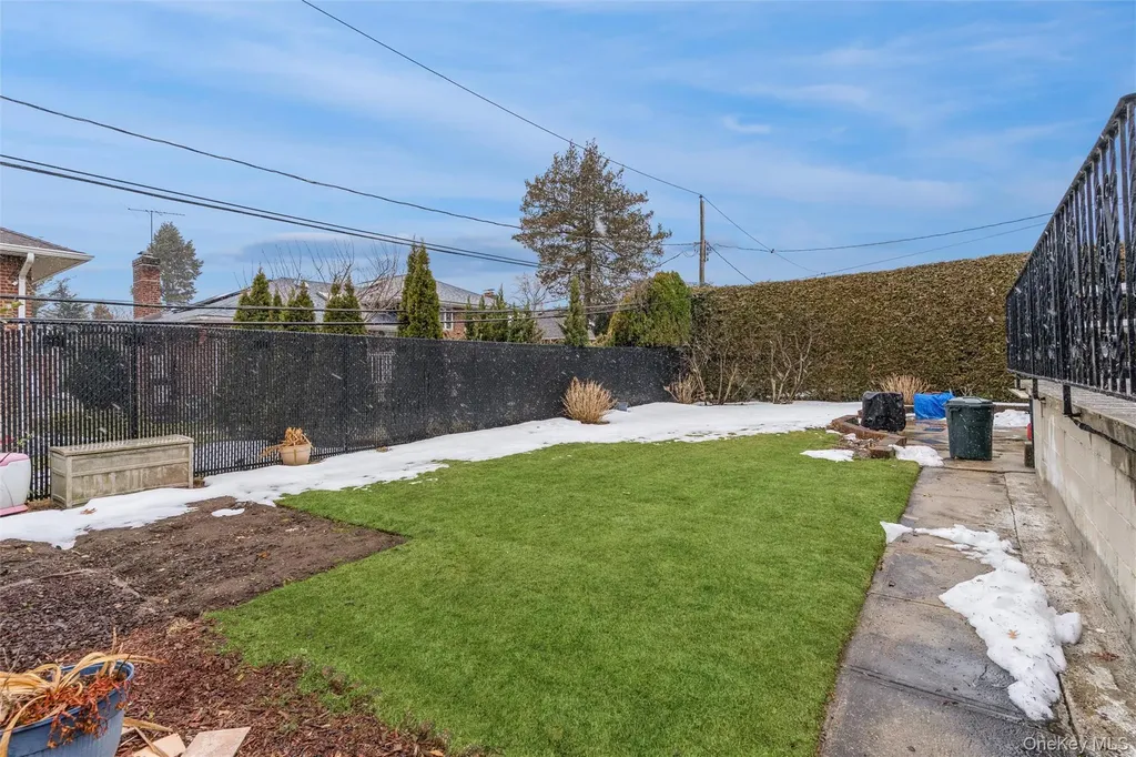 51 Edgewood Drive New Hyde Park NY 11040
