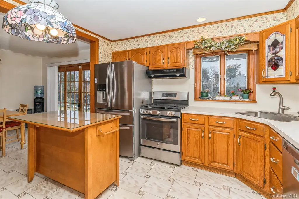 51 Edgewood Drive New Hyde Park NY 11040