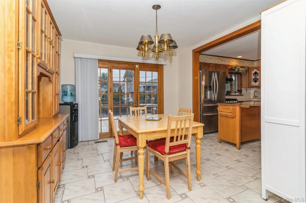 51 Edgewood Drive New Hyde Park NY 11040