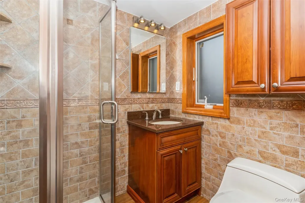 51 Edgewood Drive New Hyde Park NY 11040