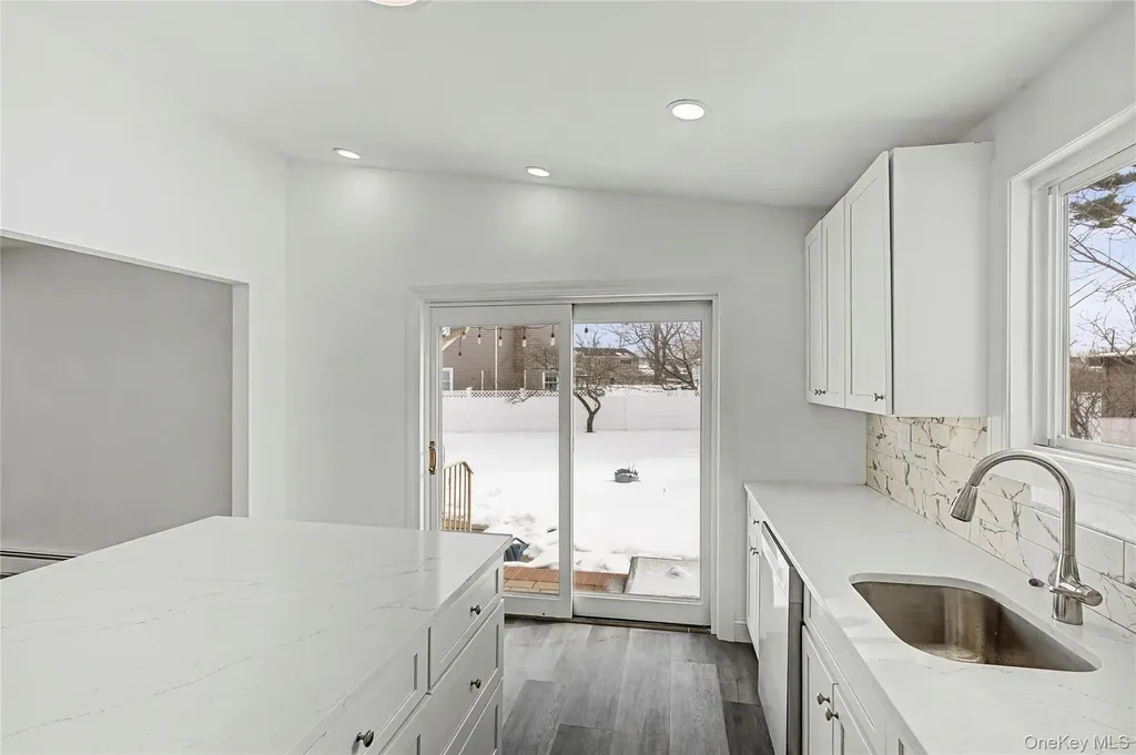 6 Maple Lane Massapequa Park NY 11762
