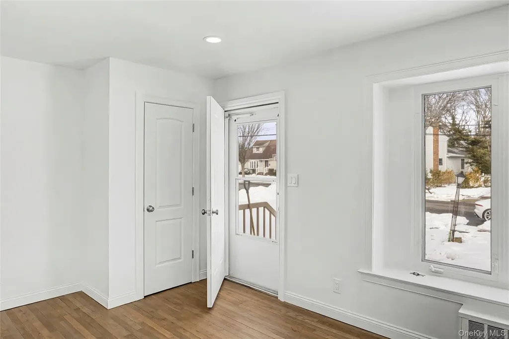 6 Maple Lane Massapequa Park NY 11762