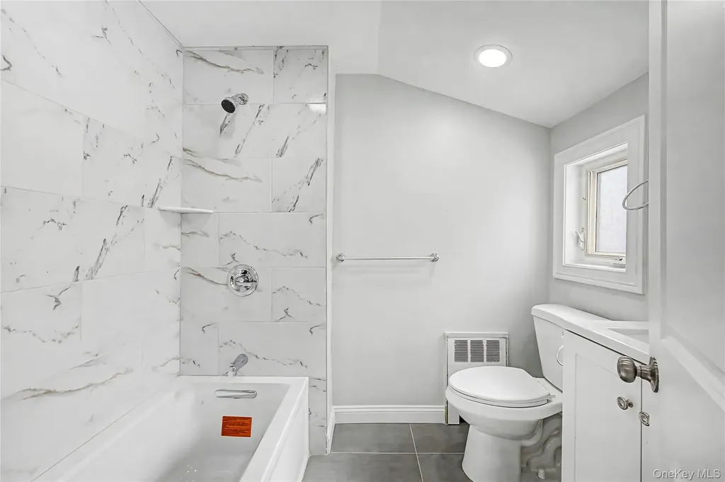 6 Maple Lane Massapequa Park NY 11762