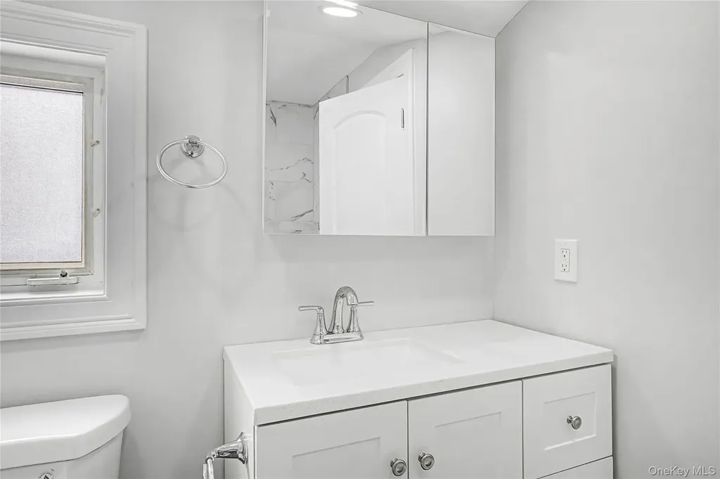 6 Maple Lane Massapequa Park NY 11762