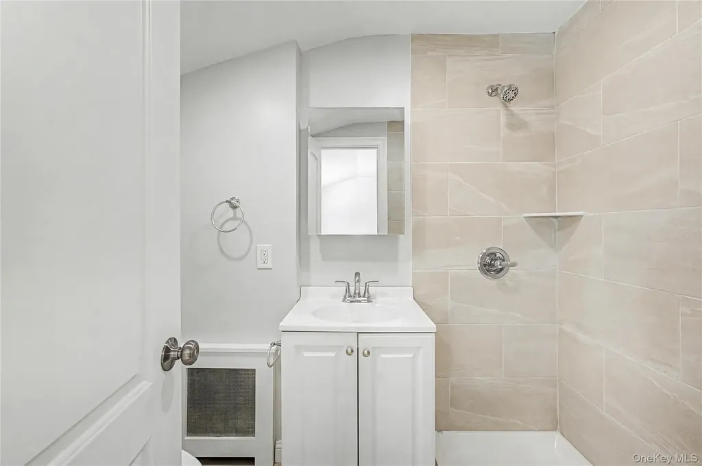 6 Maple Lane Massapequa Park NY 11762
