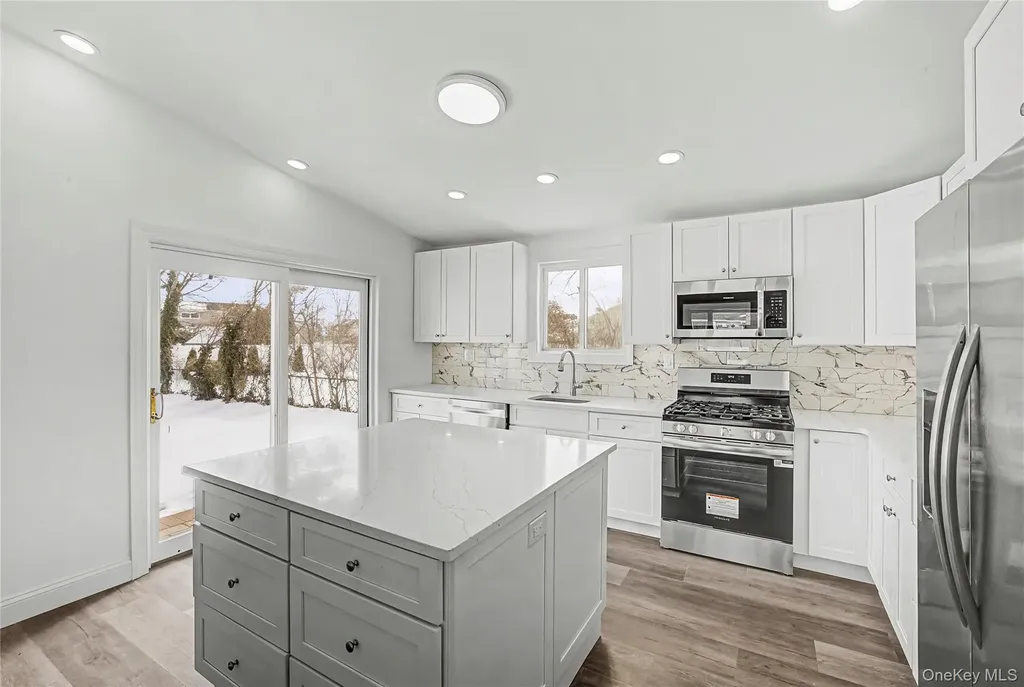 6 Maple Lane Massapequa Park NY 11762