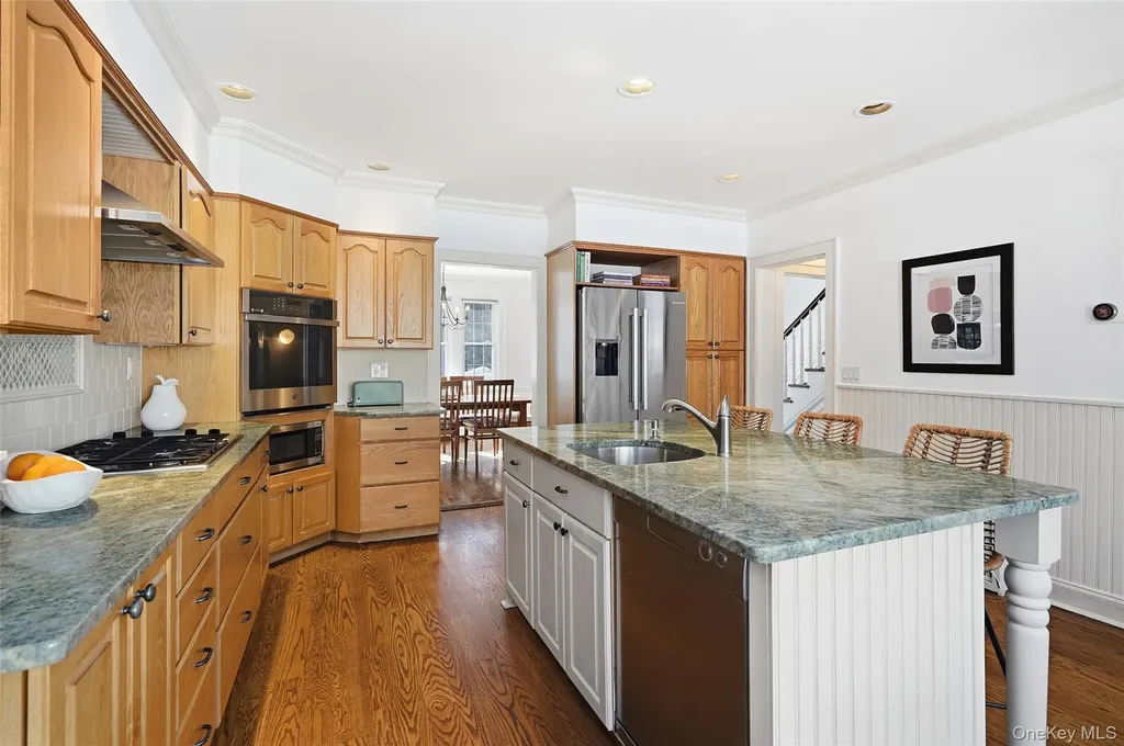 17 Emerson Place Harrison NY 10528