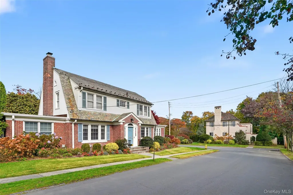 17 Emerson Place Harrison NY 10528
