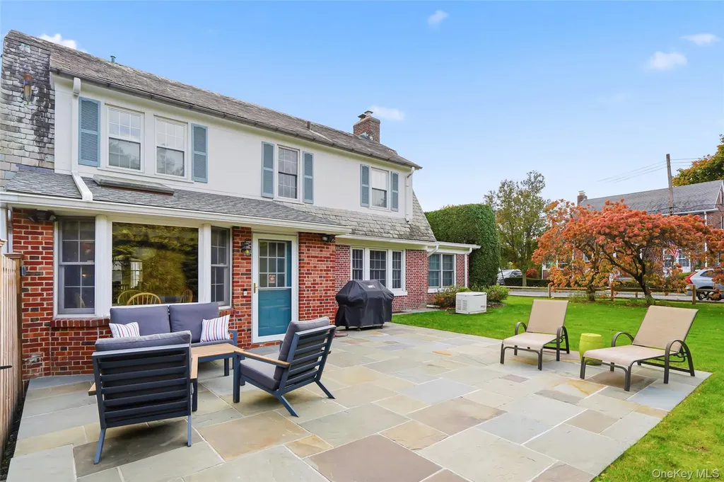 17 Emerson Place Harrison NY 10528
