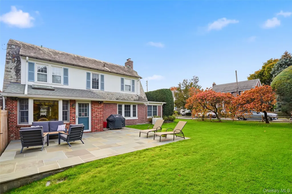 17 Emerson Place Harrison NY 10528