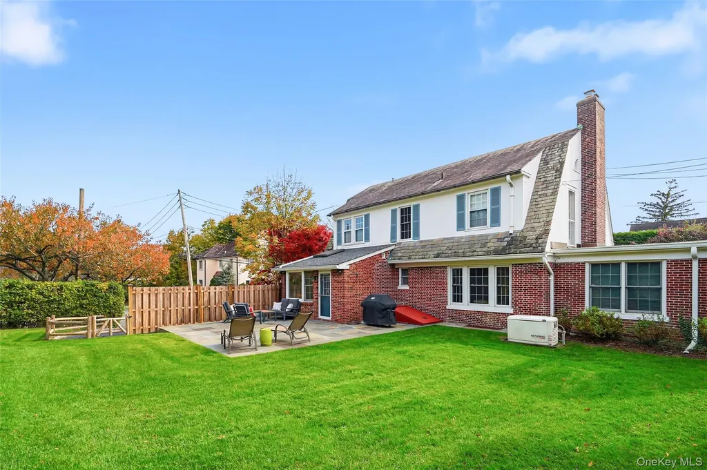 17 Emerson Place Harrison NY 10528