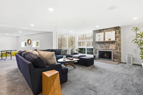 91 Chestnut Hill Lane Briarcliff Manor NY 10510