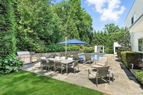 91 Chestnut Hill Lane Briarcliff Manor NY 10510