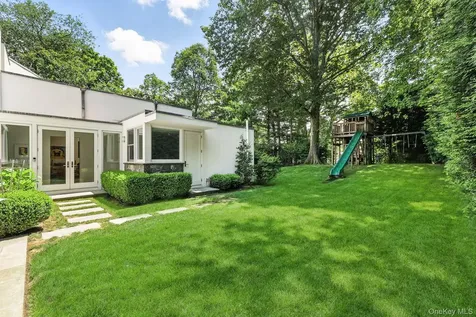 91 Chestnut Hill Lane Briarcliff Manor NY 10510