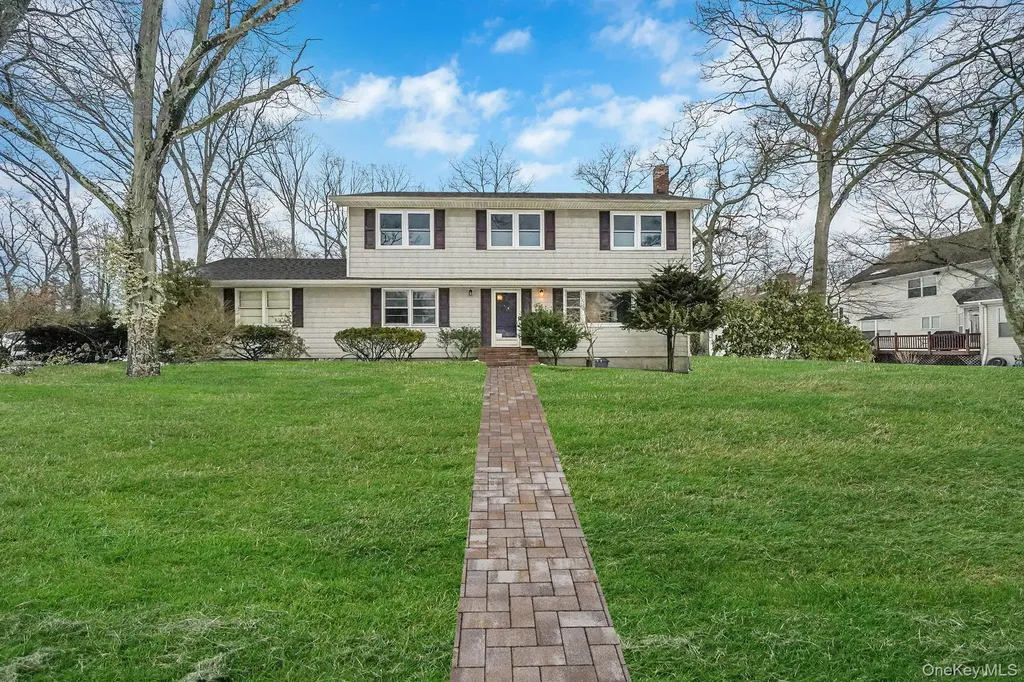 62 Howard Street Patchogue NY 11772