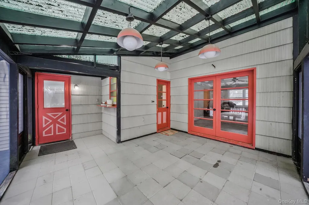 62 Howard Street Patchogue NY 11772