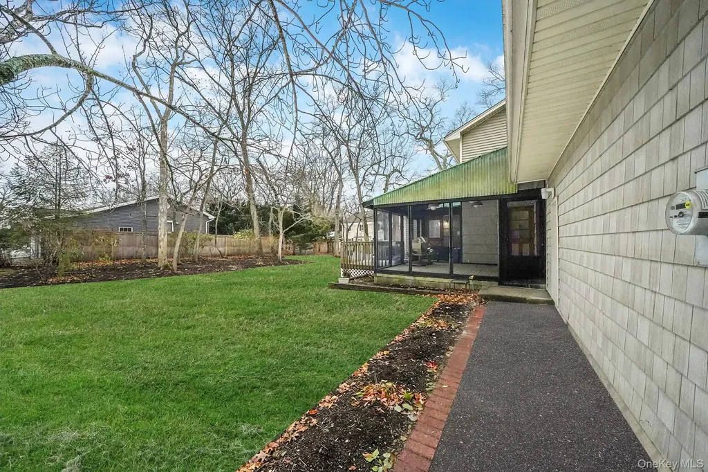62 Howard Street Patchogue NY 11772