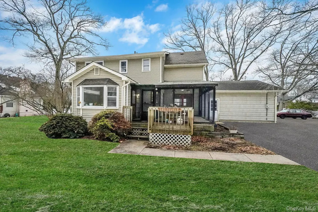 62 Howard Street Patchogue NY 11772